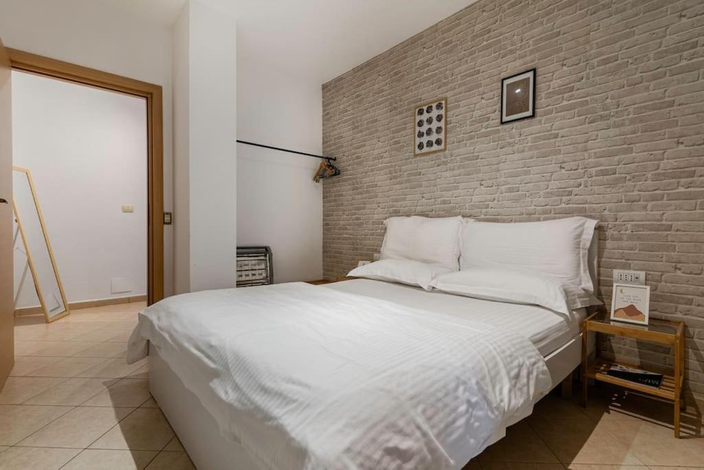 New Bazaar Apartment Tiranë Luaran gambar